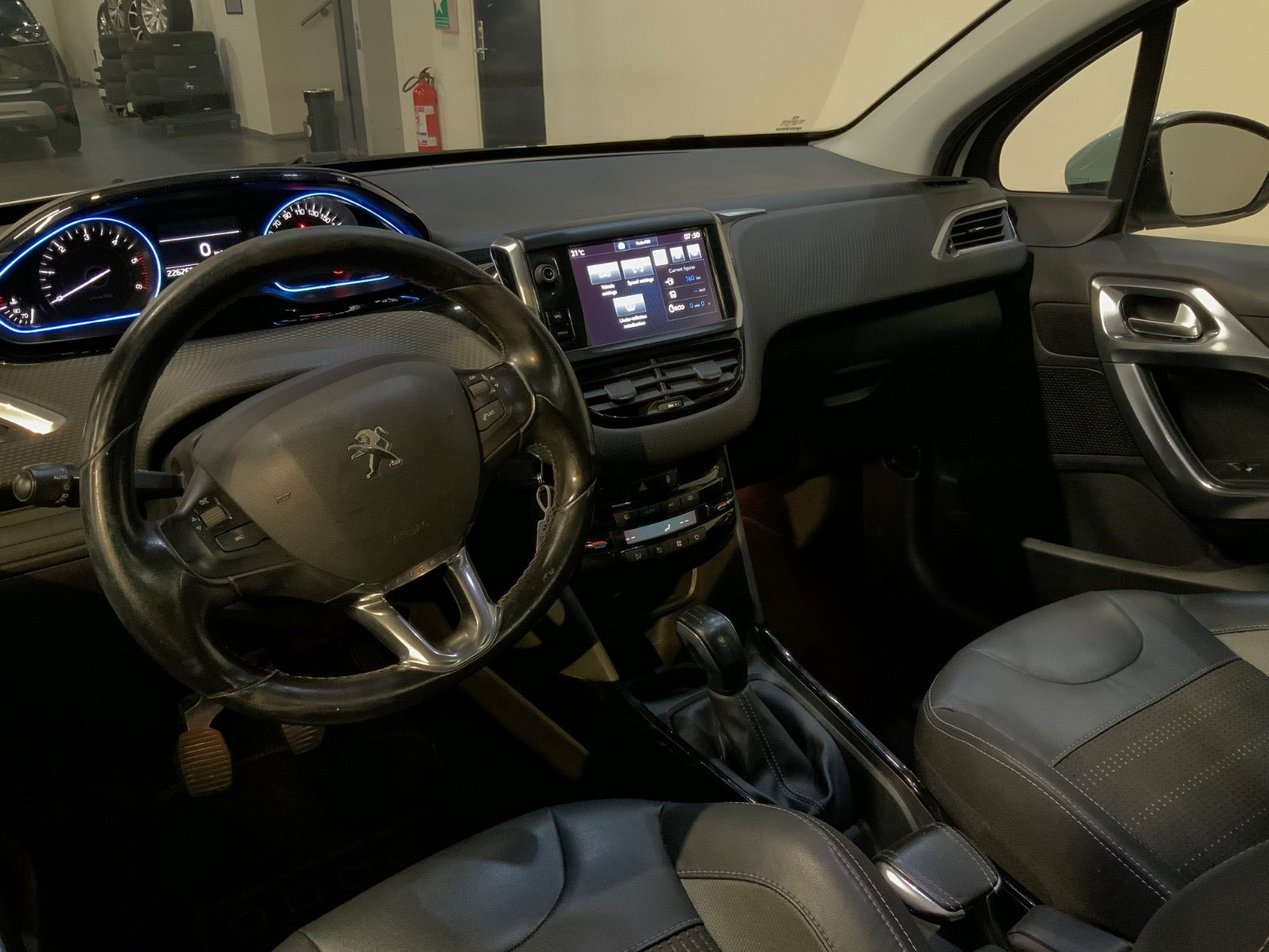 Hvid Peugeot 2008 fra 2017