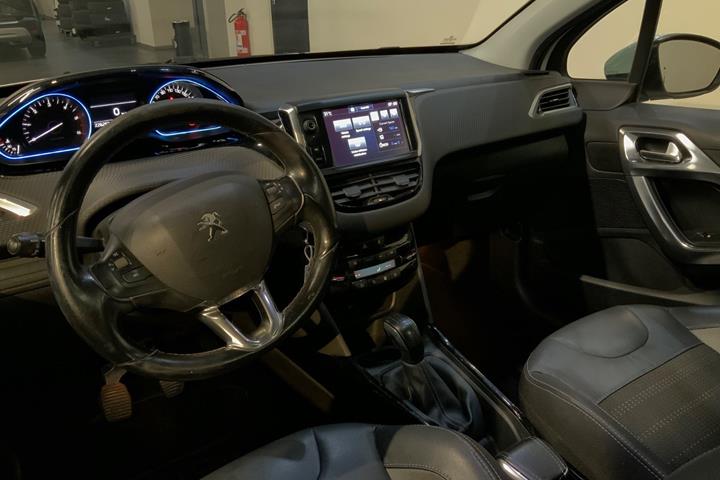 Hvid Peugeot 2008 fra 2017
