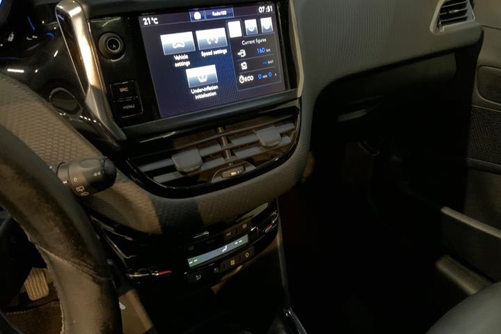 Hvid Peugeot 2008 fra 2017