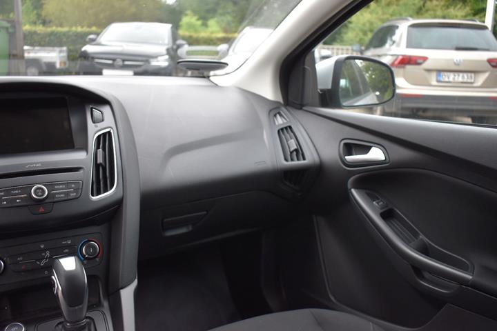 Sølv Ford Focus fra 2016