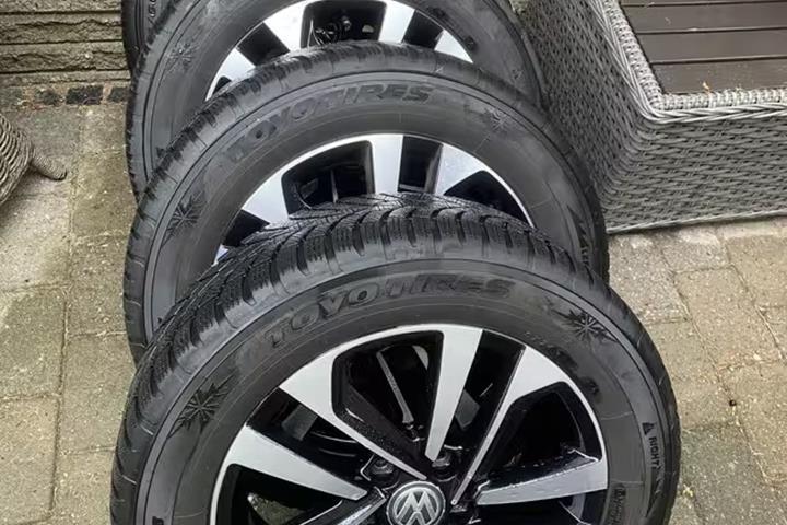 Grå VW Golf Sportsvan fra 2017