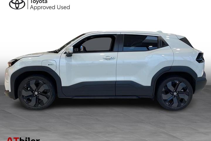 Hvid Toyota Urban Cruiser fra 2025