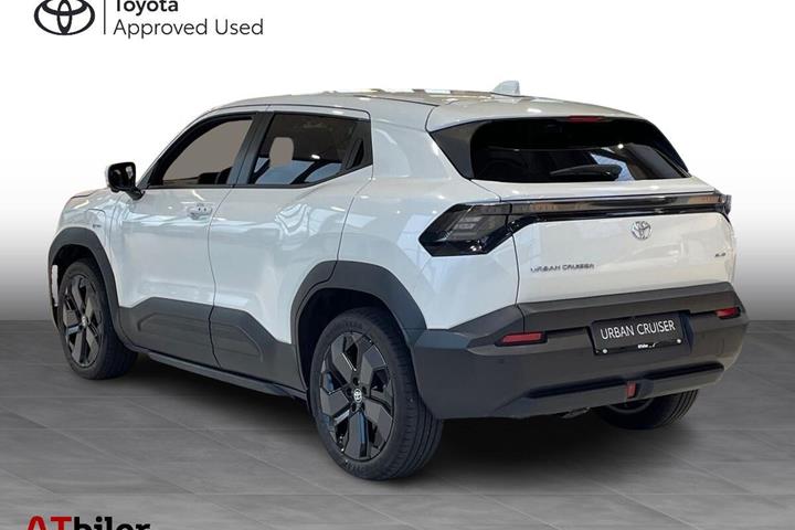 Hvid Toyota Urban Cruiser fra 2025