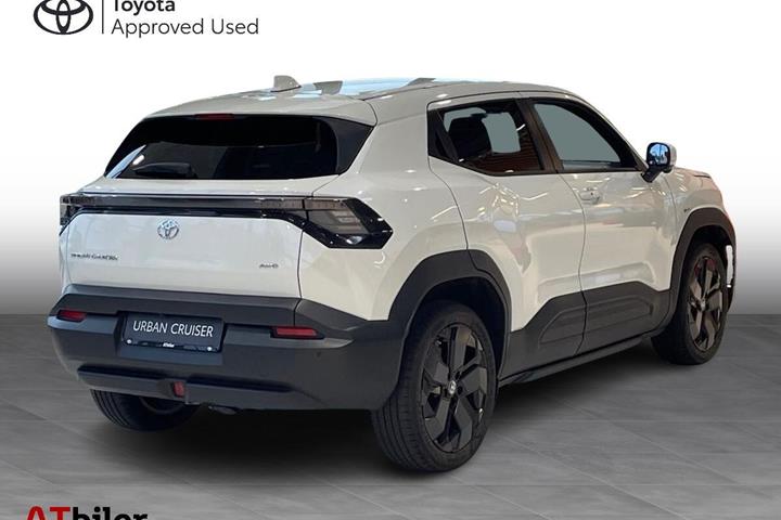 Hvid Toyota Urban Cruiser fra 2025