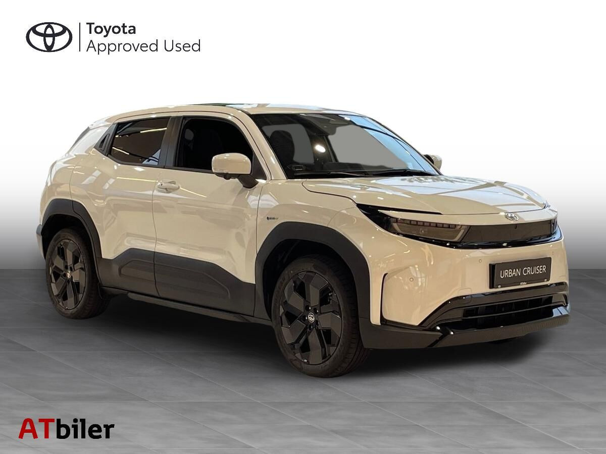 Hvid Toyota Urban Cruiser fra 2025