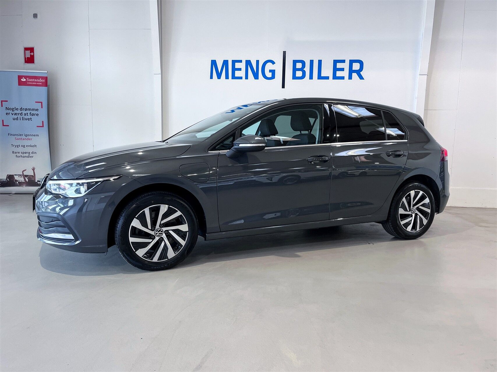 Grå VW Golf fra 2021