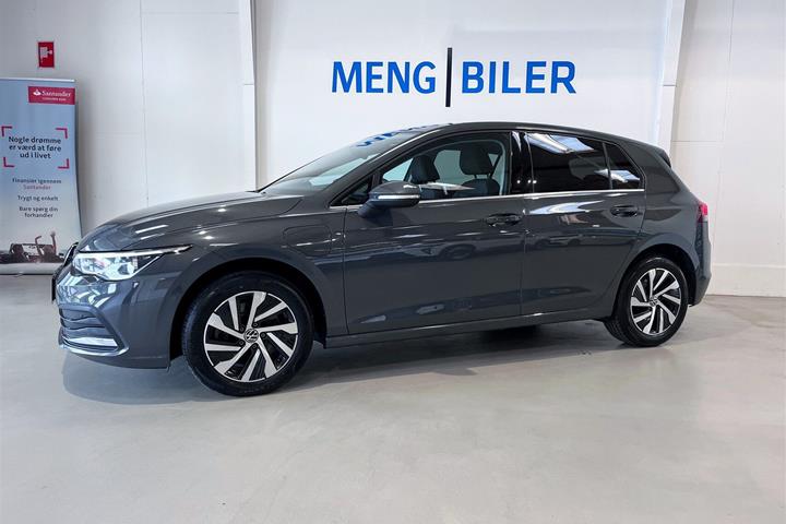 Grå VW Golf fra 2021