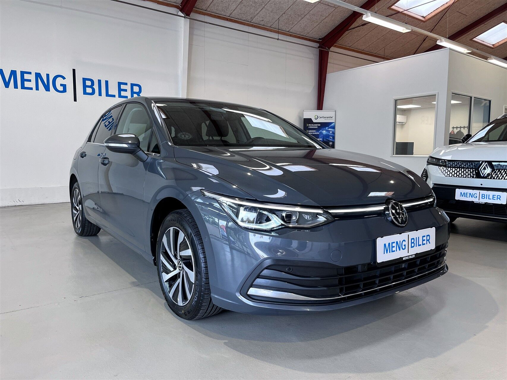 Grå VW Golf fra 2021