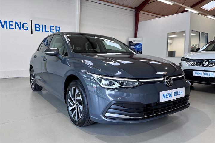 Grå VW Golf fra 2021