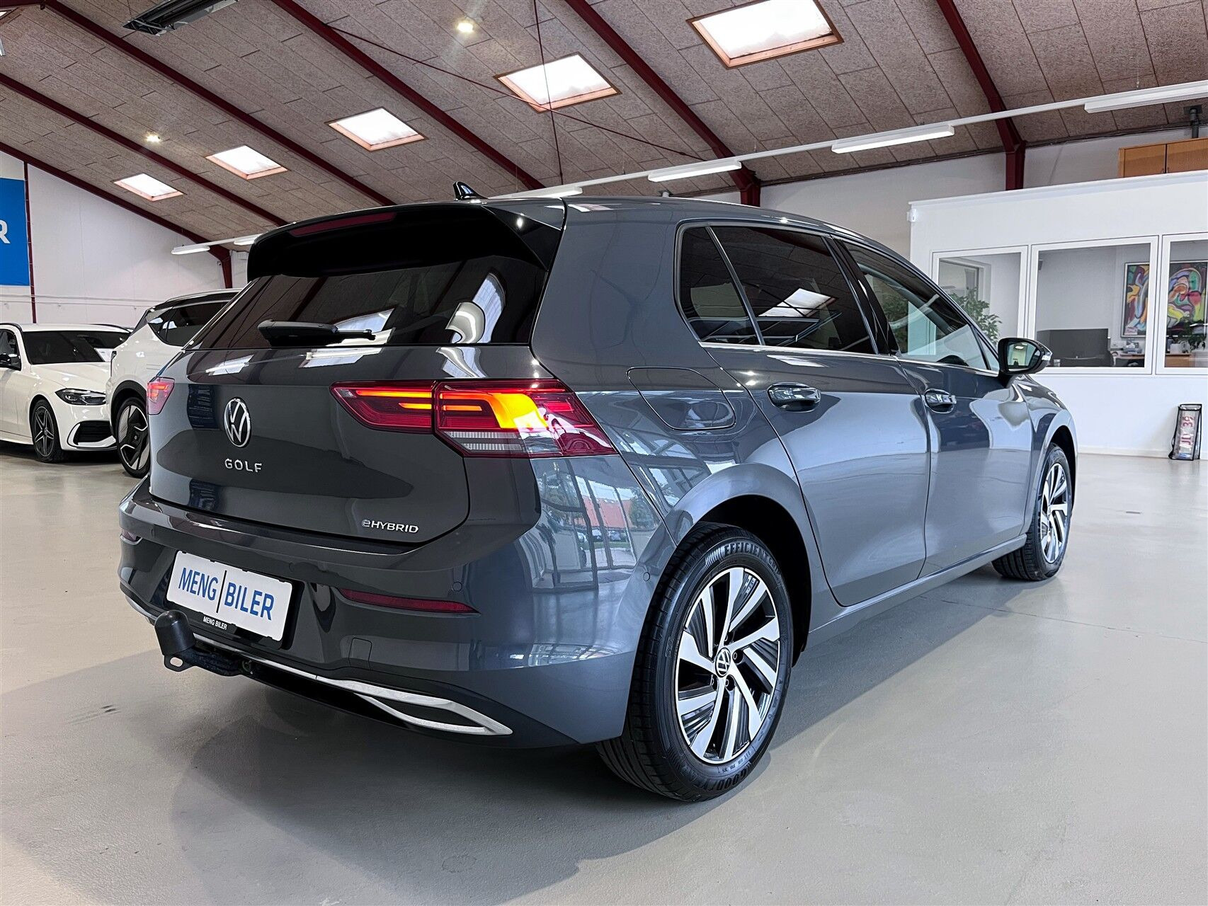 Grå VW Golf fra 2021