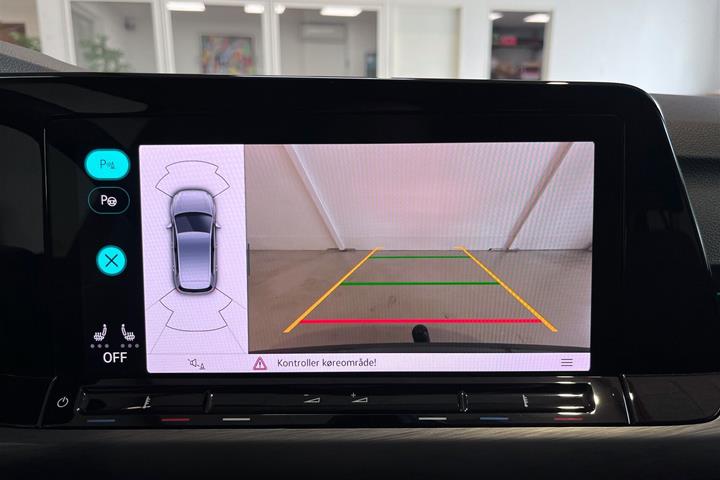 Grå VW Golf fra 2021