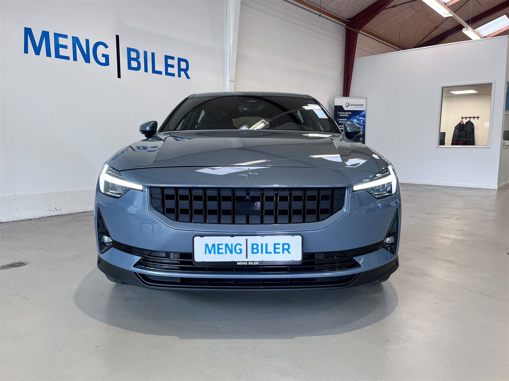 Grå Polestar 2 fra 2021