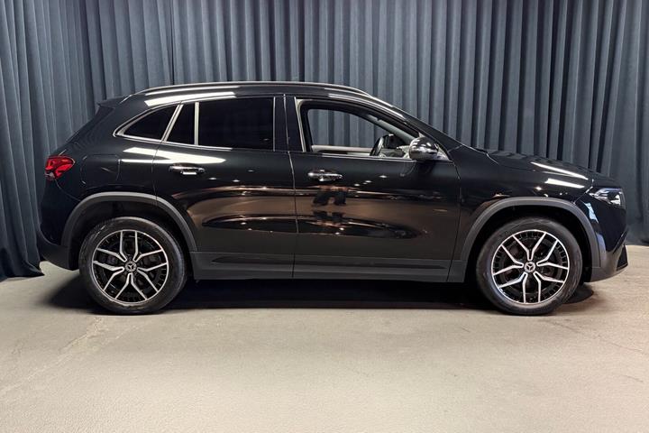 Sort Mercedes EQA250+ fra 2023