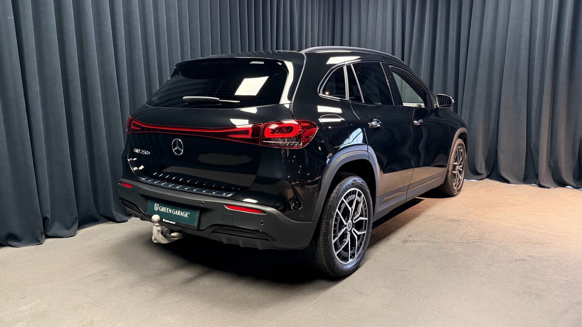 Sort Mercedes EQA250+ fra 2023