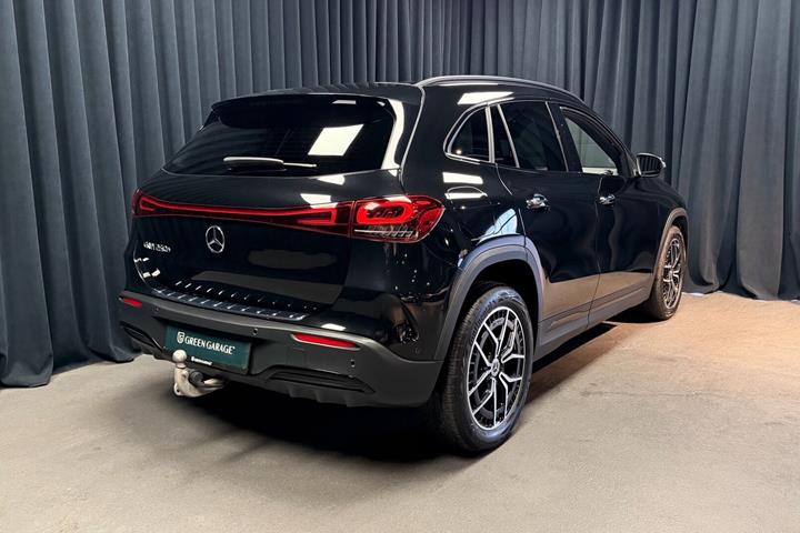 Sort Mercedes EQA250+ fra 2023