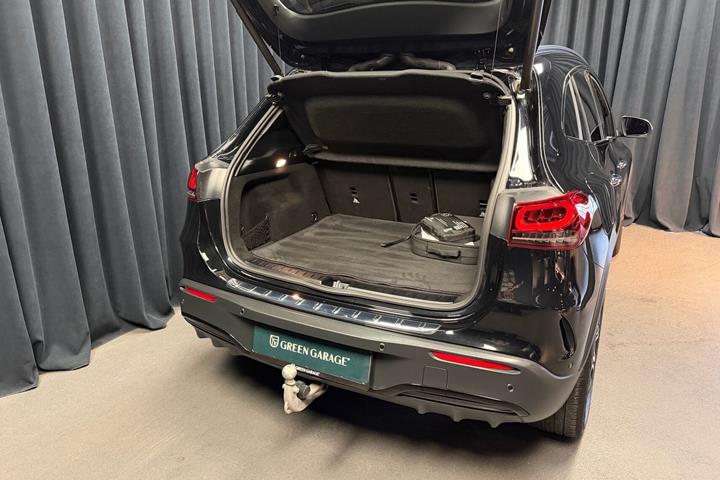 Sort Mercedes EQA250+ fra 2023