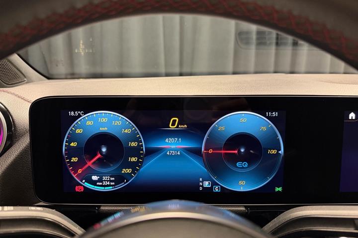 Sort Mercedes EQA250+ fra 2023