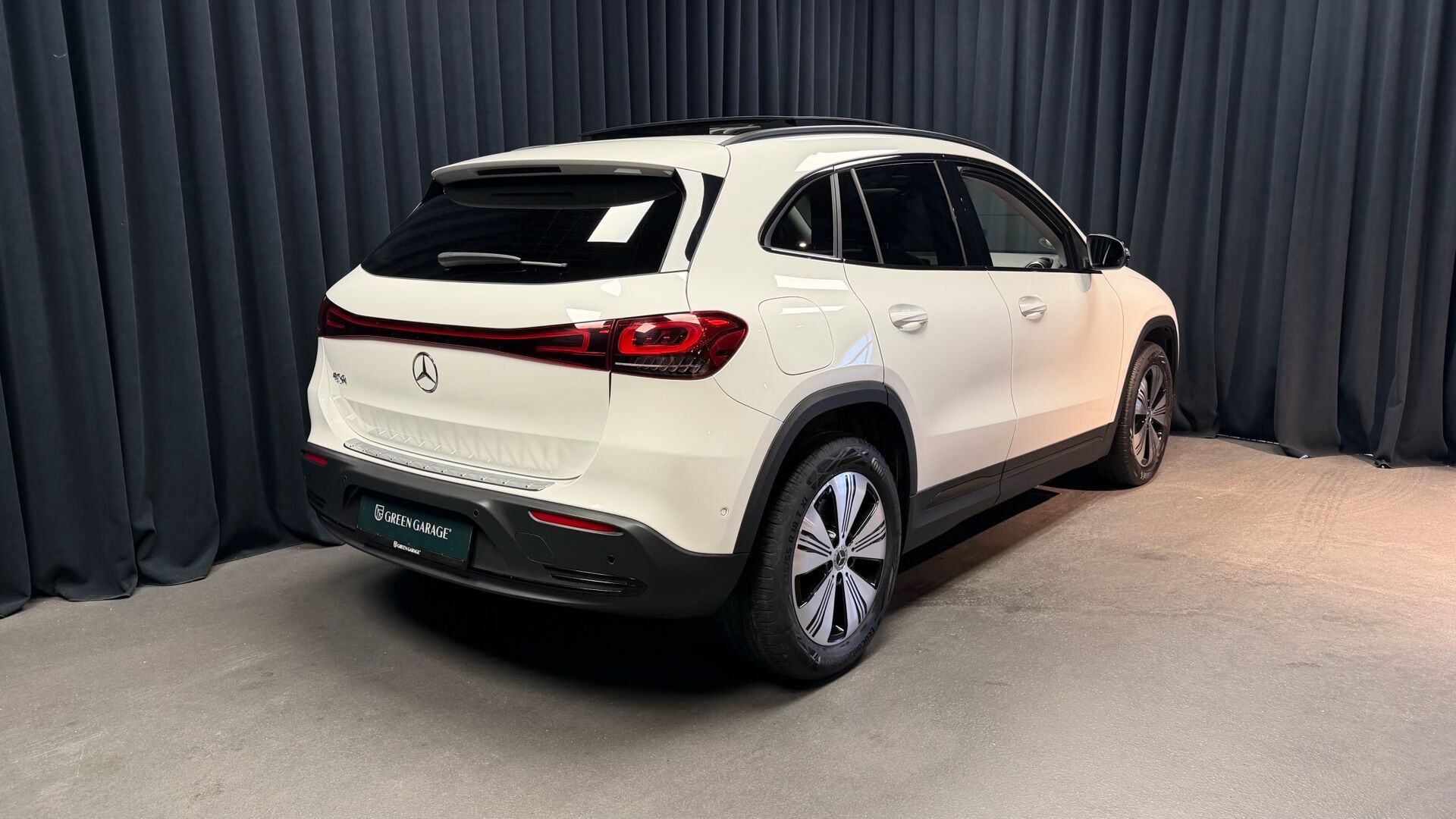 Hvid Mercedes EQA250+ fra 2023