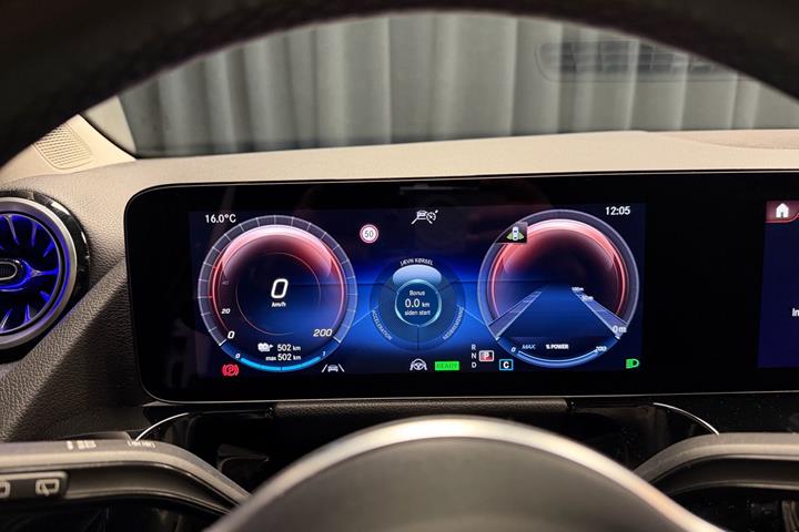Hvid Mercedes EQA250+ fra 2023