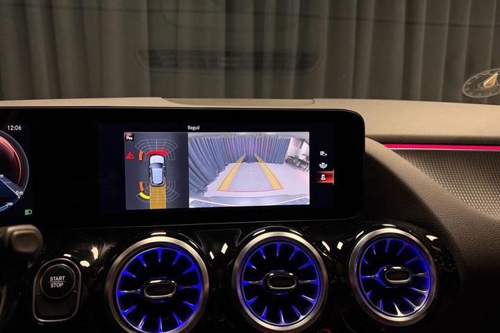 Hvid Mercedes EQA250+ fra 2023