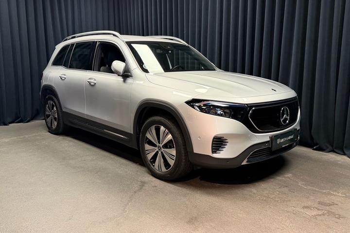 Sølv Mercedes EQB250+ fra 2023