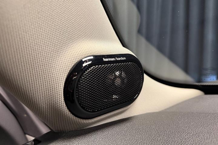 Sølv Mini Cooper fra 2023