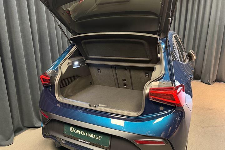 Blå Cupra Born fra 2023