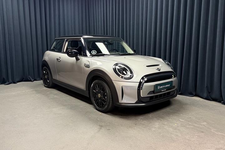 Sølv Mini Cooper fra 2023