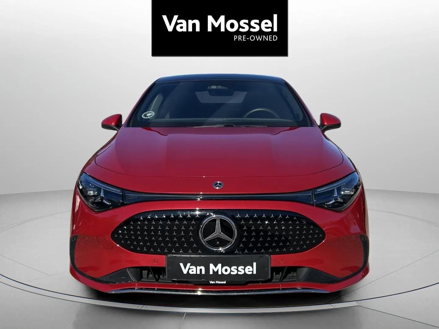 Rød Mercedes CLA250+ fra 2026