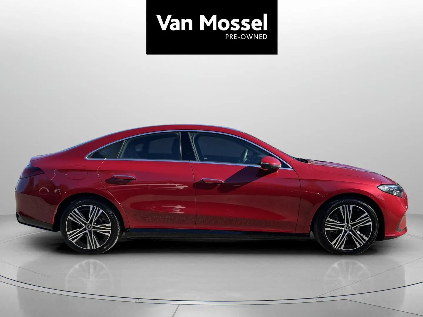 Rød Mercedes CLA250+ fra 2026