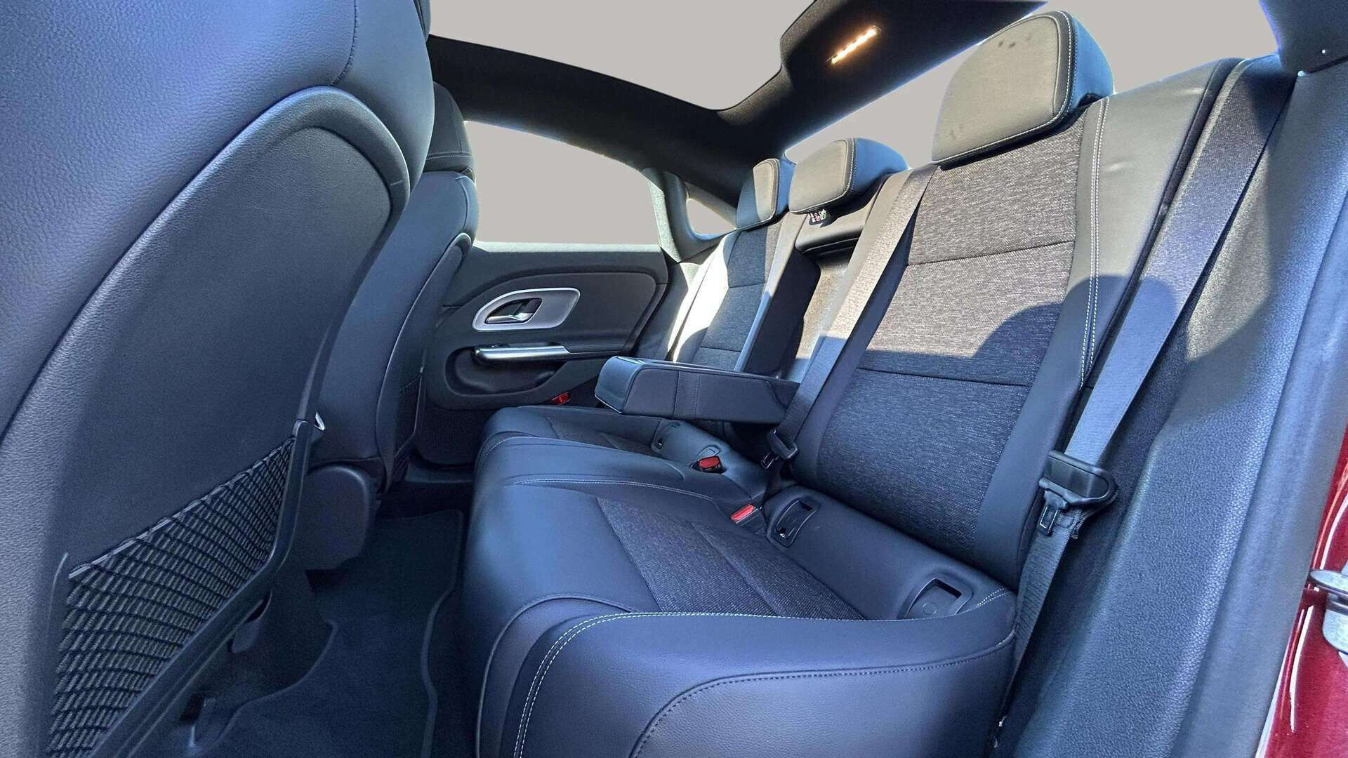 Rød Mercedes CLA250+ fra 2026