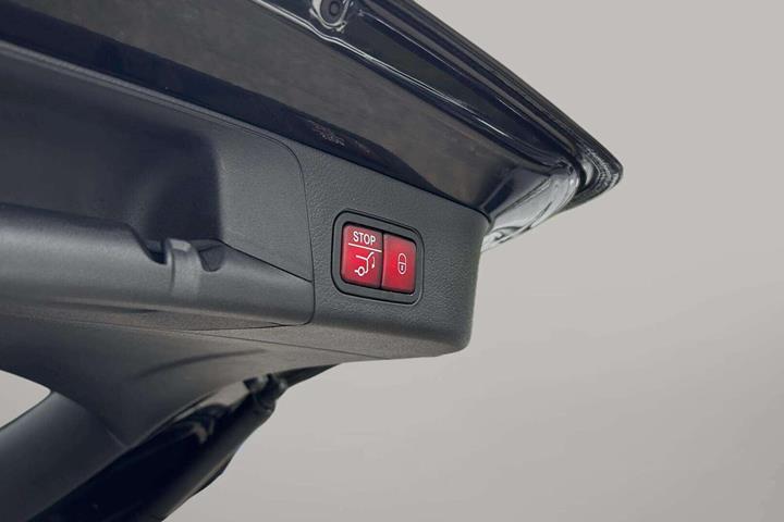 Sort Mercedes EQB250+ fra 2025