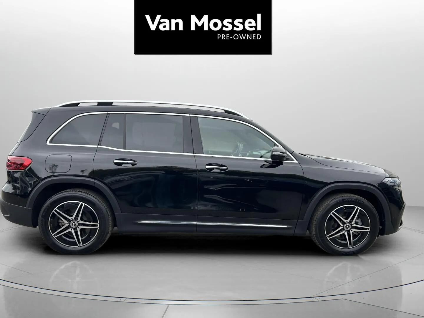 Sort Mercedes EQB250+ fra 2025