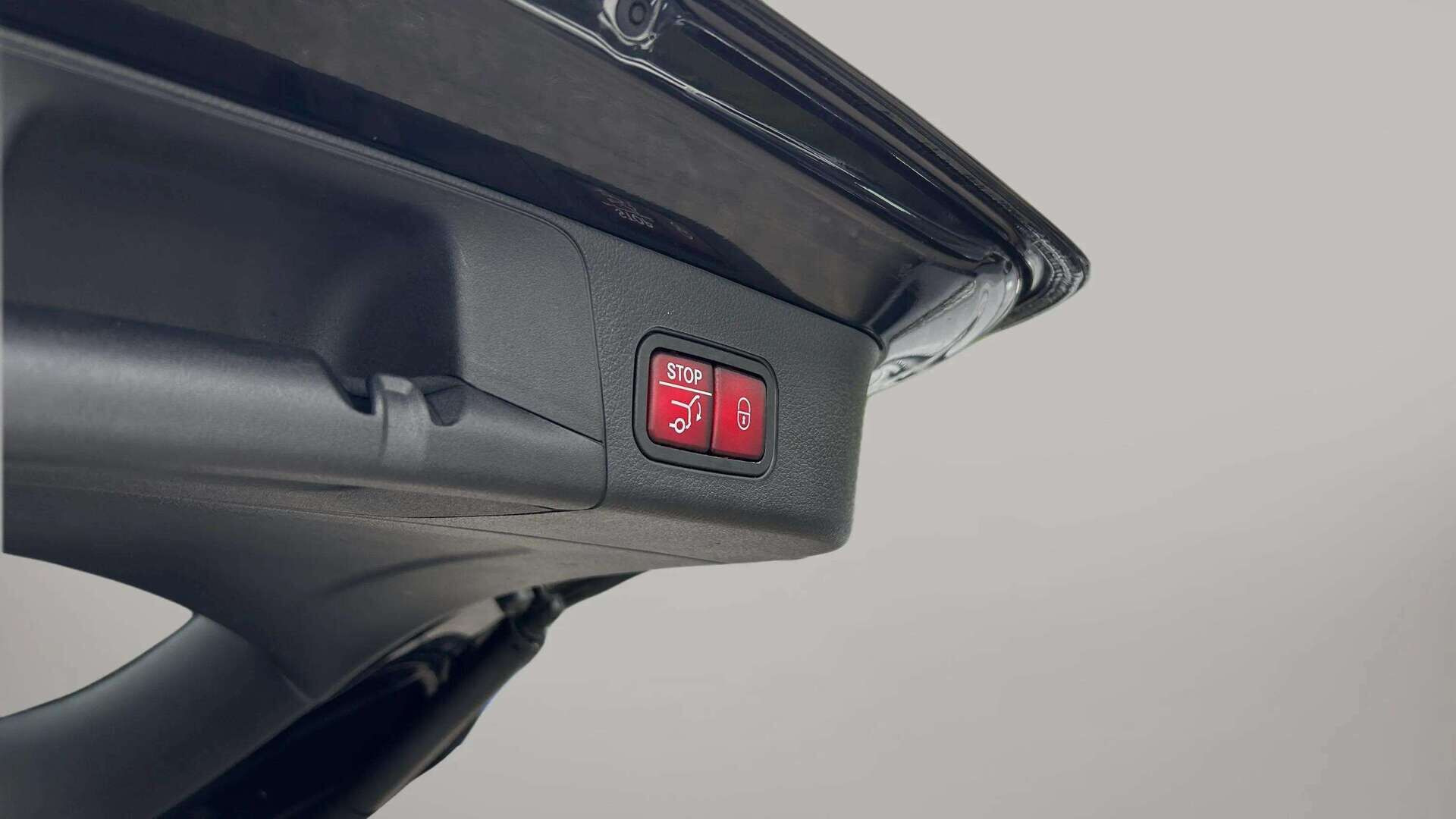 Sort Mercedes EQB250+ fra 2025