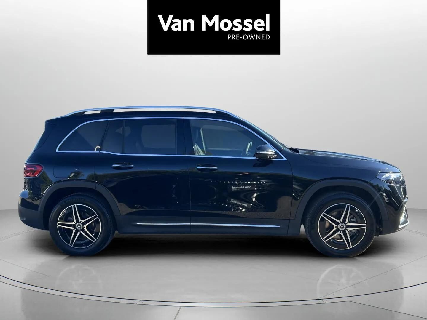 Sort Mercedes EQB250+ fra 2025