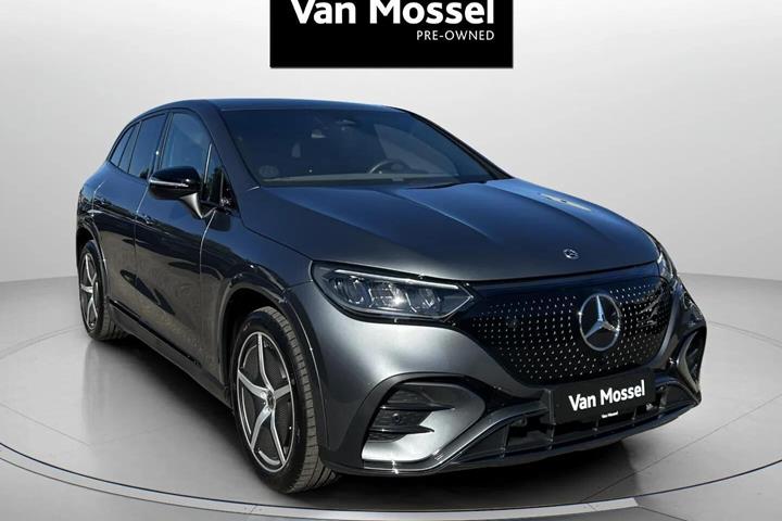 Grå Mercedes EQE350 fra 2025
