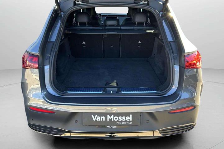 Grå Mercedes EQE350 fra 2025