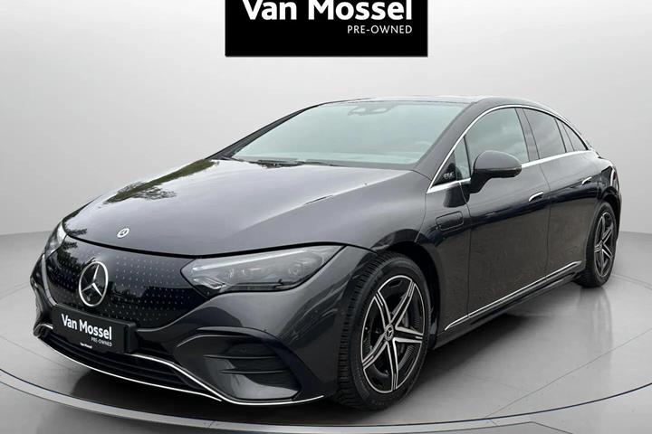 Grå Mercedes EQE350 fra 2023