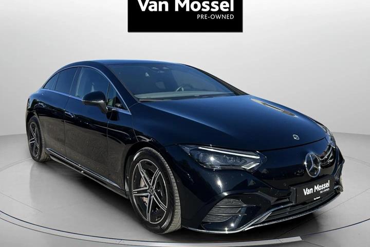 Sort Mercedes EQE350+ fra 2022