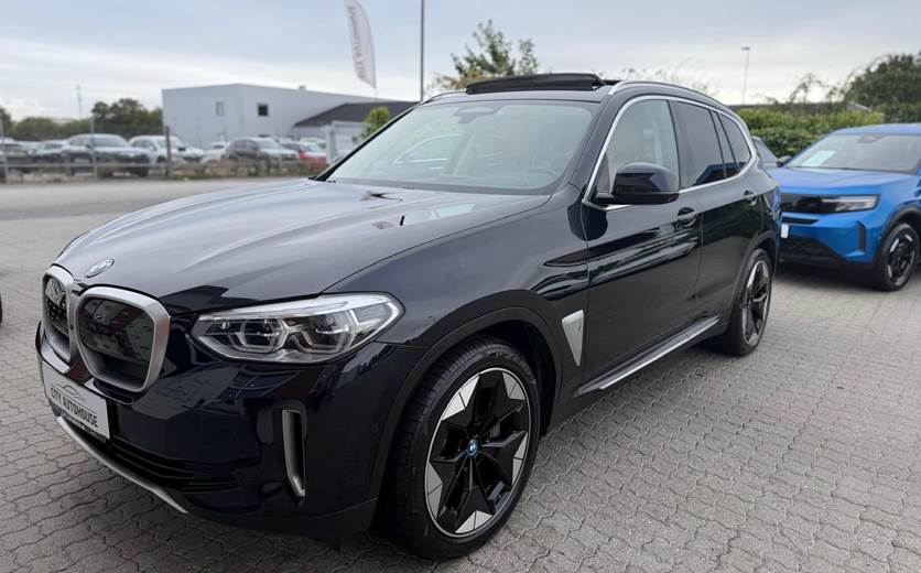BMW iX3 Charged Plus