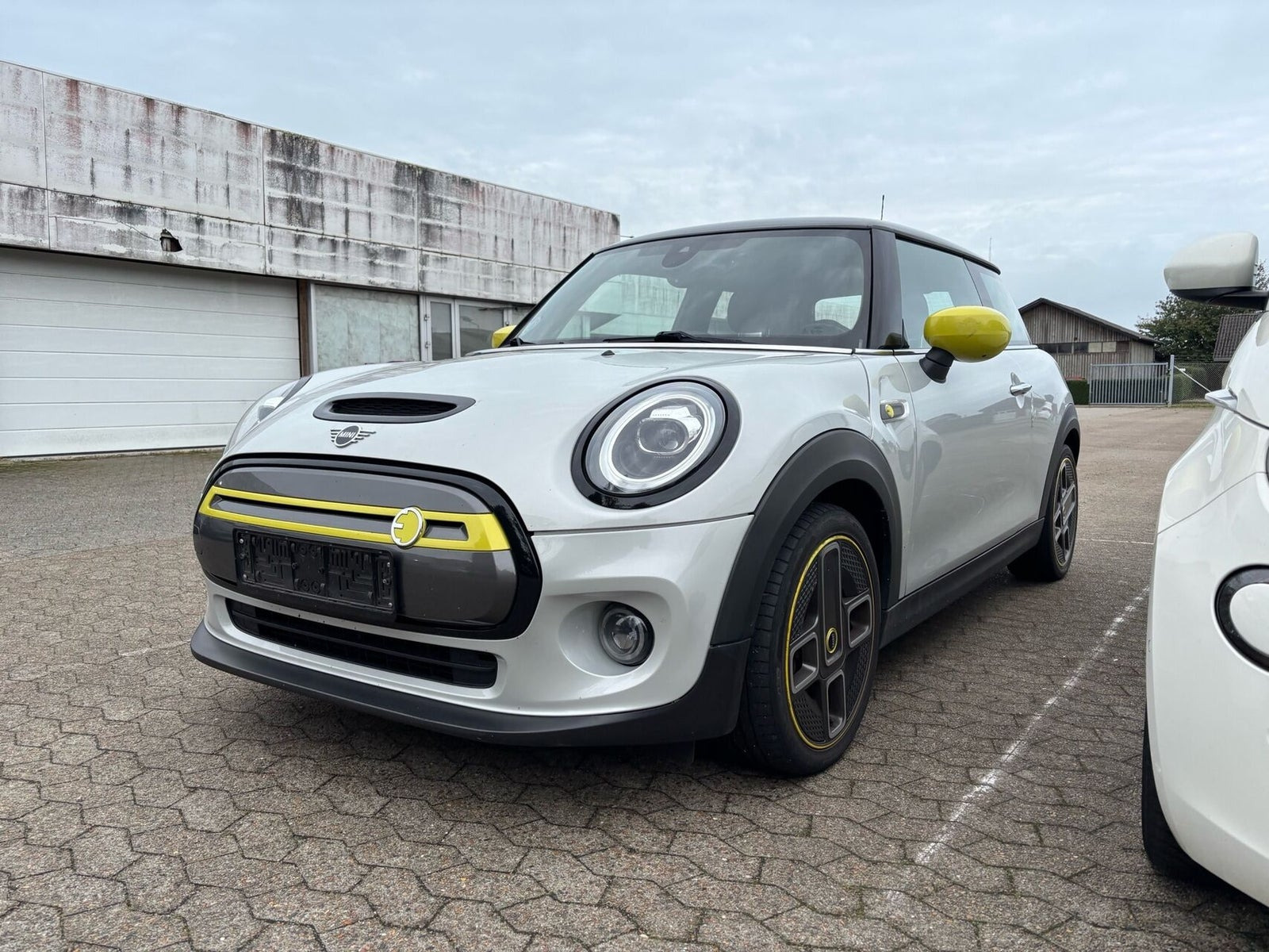 Mini Cooper SE Classic Trim