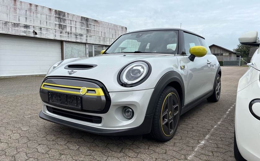 Mini Cooper SE Classic Trim
