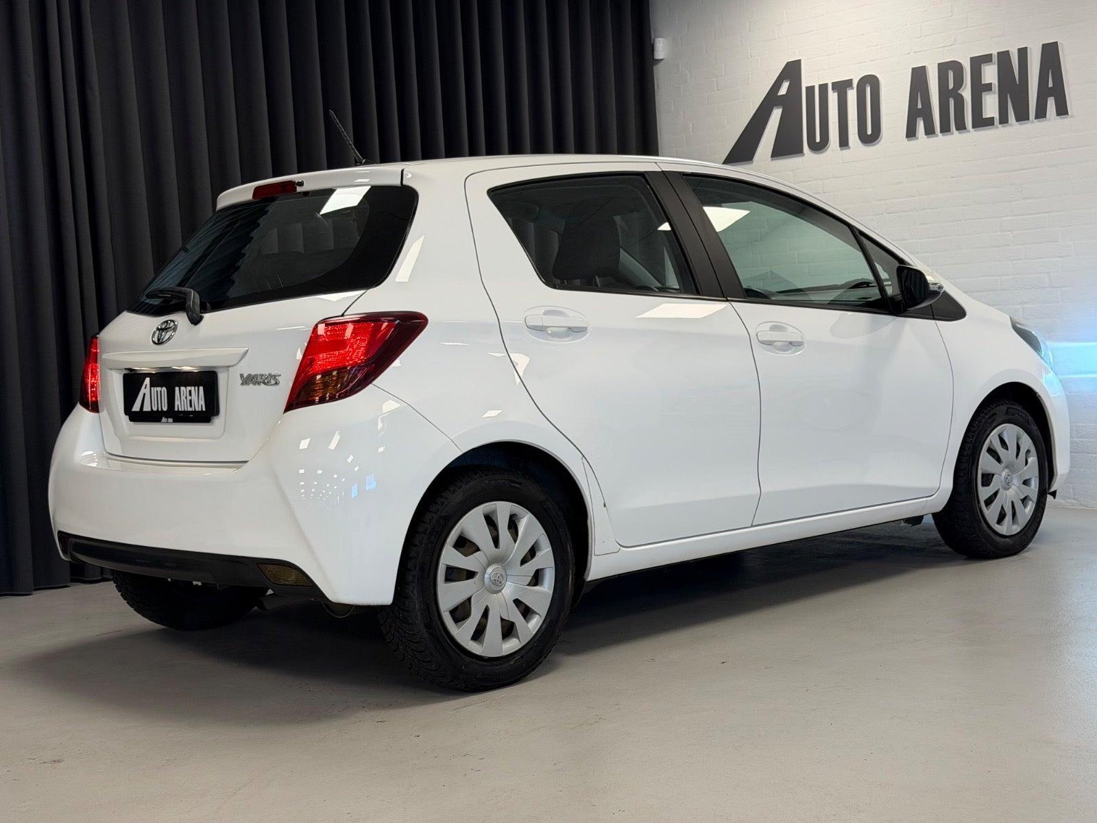 Hvid Toyota Yaris fra 2015
