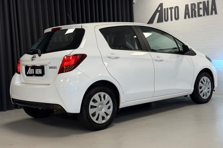 Hvid Toyota Yaris fra 2015