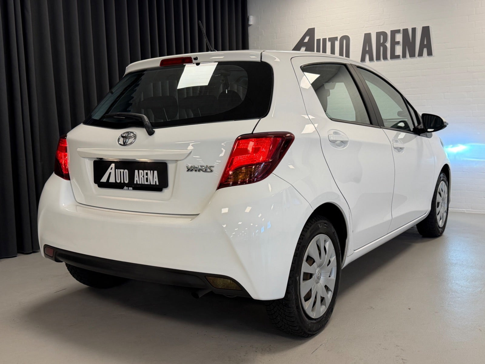 Hvid Toyota Yaris fra 2015