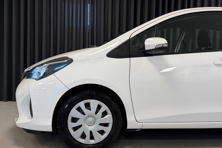 Hvid Toyota Yaris fra 2015