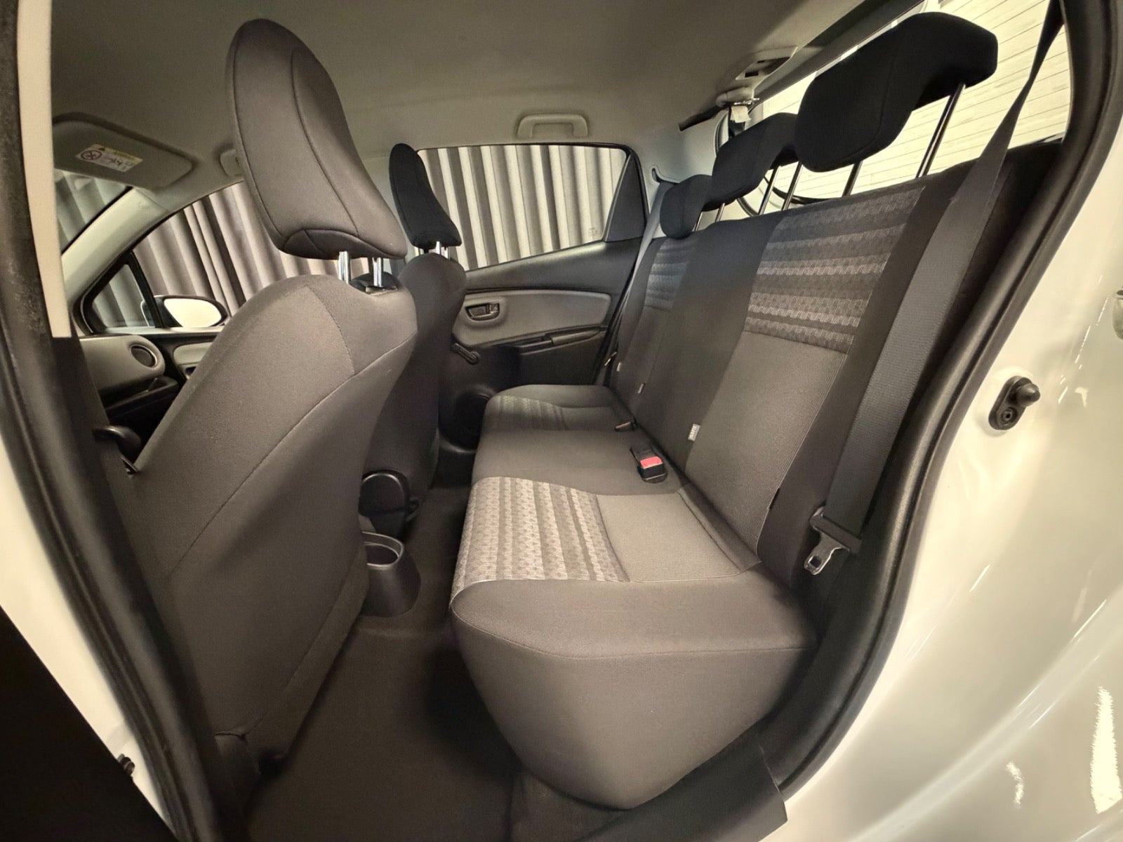 Hvid Toyota Yaris fra 2015