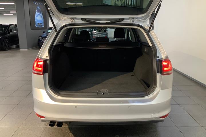 Sølv VW Golf VII fra 2014