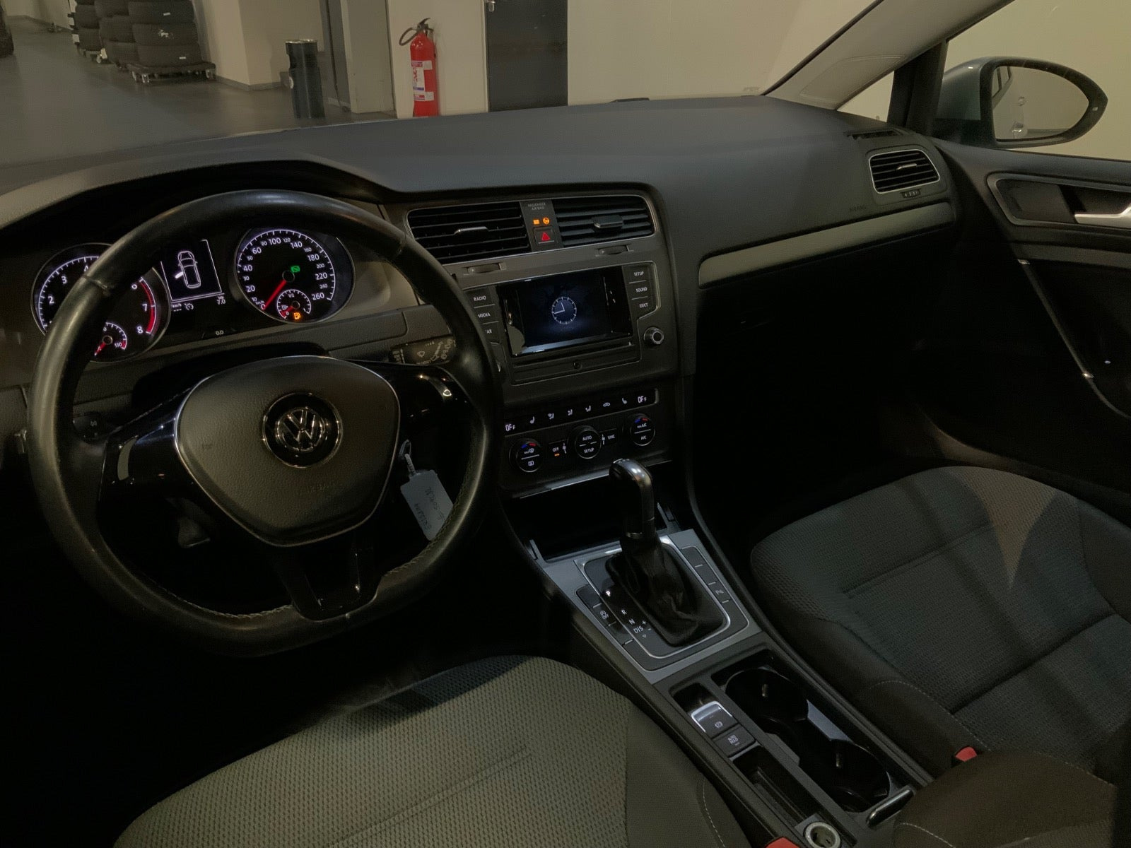 Sølv VW Golf VII fra 2014
