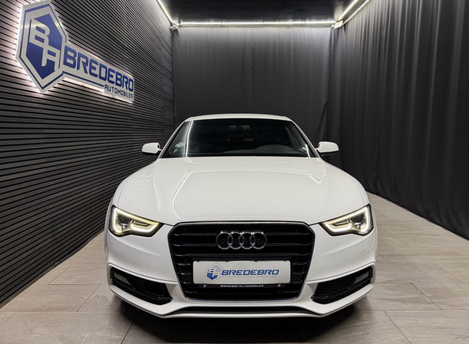 Hvid Audi A5 fra 2016
